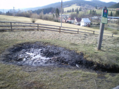 ropný prameň v Korni